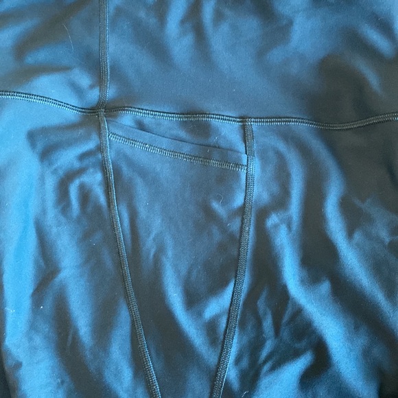 Old Navy Active Leggings - Picture 7 of 7